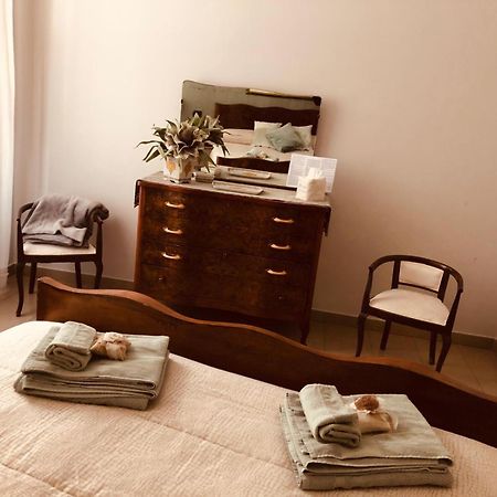 Bed and Breakfast A Due Passi Dal Castello Сомма-Ломбардо Экстерьер фото