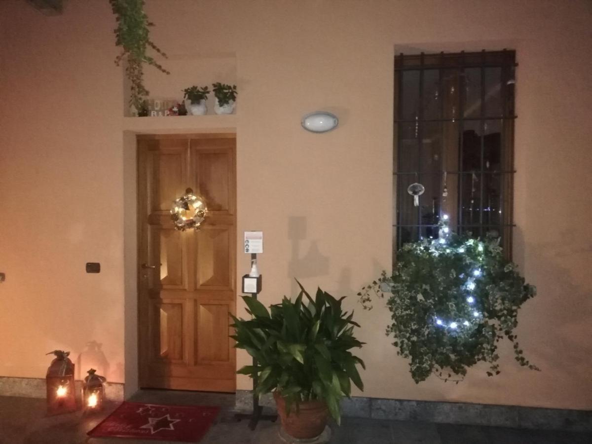 Bed and Breakfast A Due Passi Dal Castello Сомма-Ломбардо Экстерьер фото