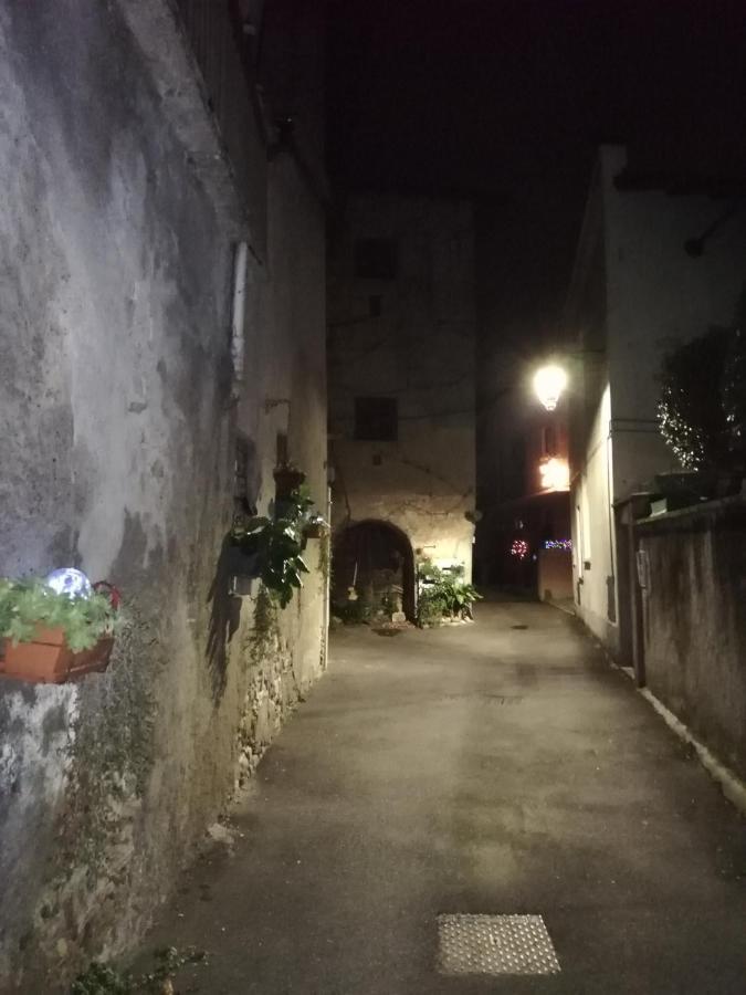 Bed and Breakfast A Due Passi Dal Castello Сомма-Ломбардо Экстерьер фото