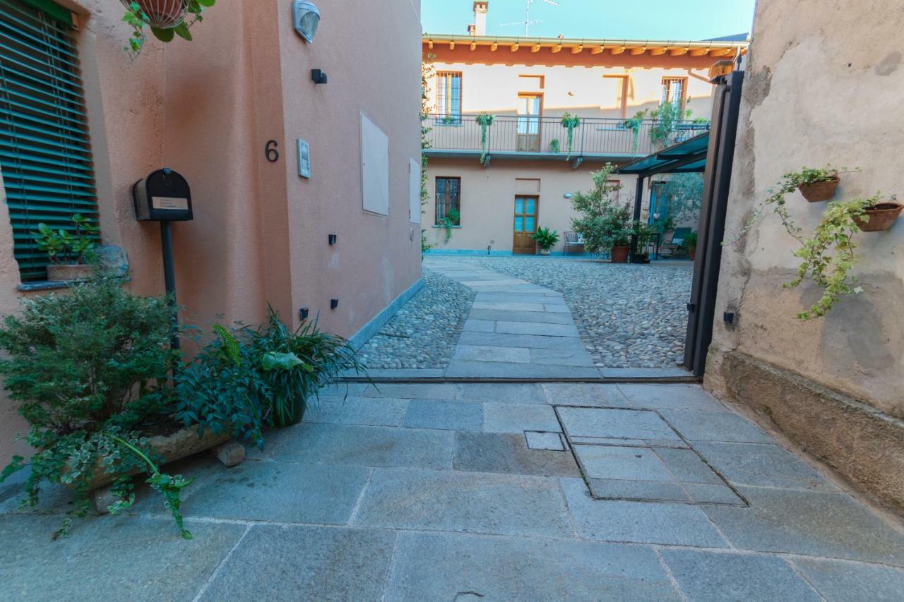 Bed and Breakfast A Due Passi Dal Castello Сомма-Ломбардо Экстерьер фото