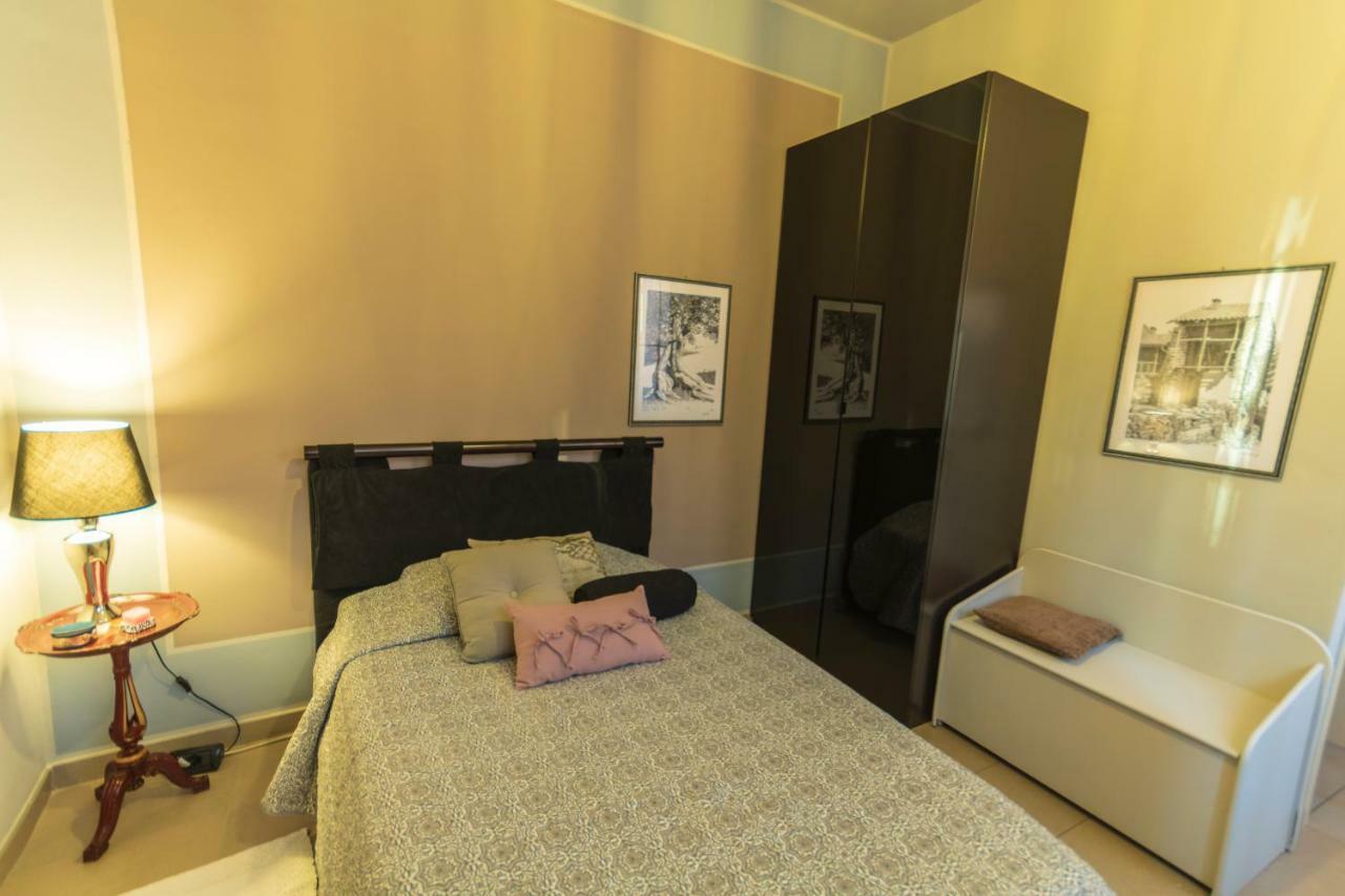 Bed and Breakfast A Due Passi Dal Castello Сомма-Ломбардо Экстерьер фото